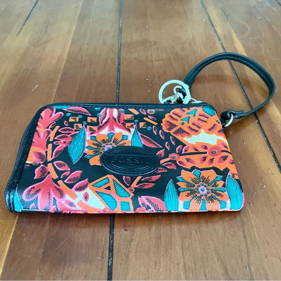 Fossil Coated Canvas Wristlet Colorful Floral Pattern Black Leather Trim Strap - Picture 4 of 11